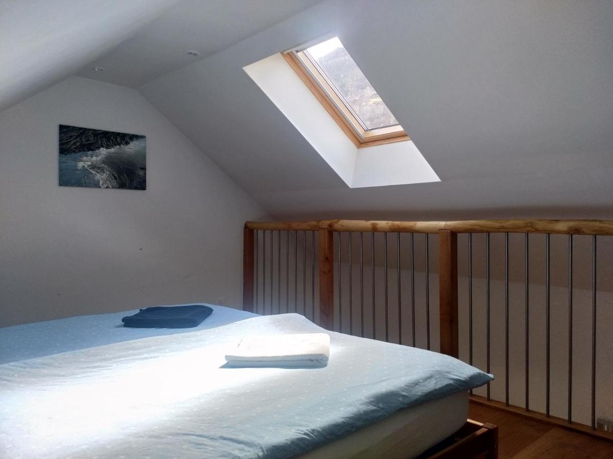 Guesthouse "Castello Del Nucleo" Интранья Экстерьер фото